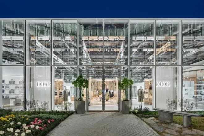 Dior Seongsu boutique interior luxury display