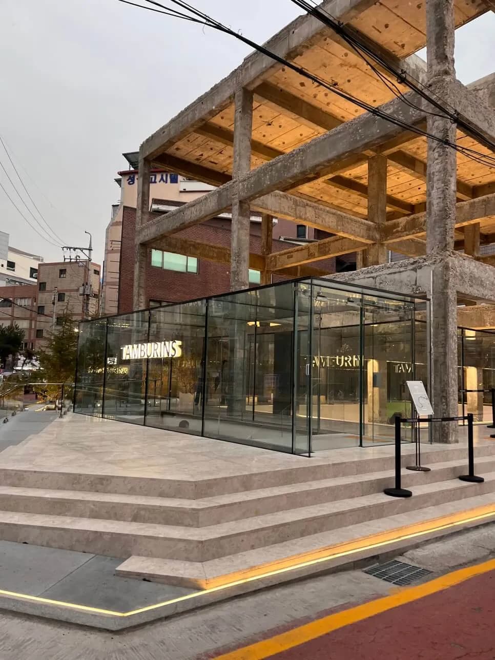 Tamburins Seongsu flagship store exterior storefront shopping area